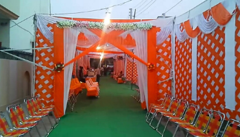 Romantic Room Canopy And Flower Decoration