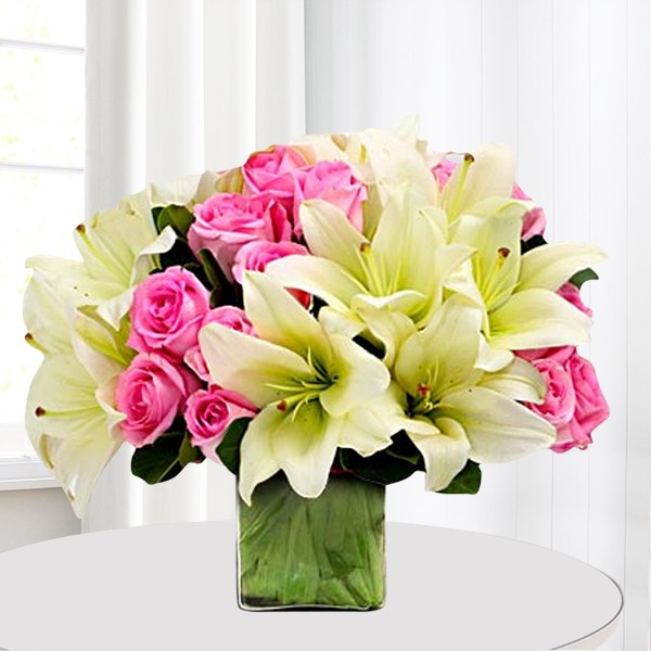 Mixed flowers bouquet ( roses & lilies)